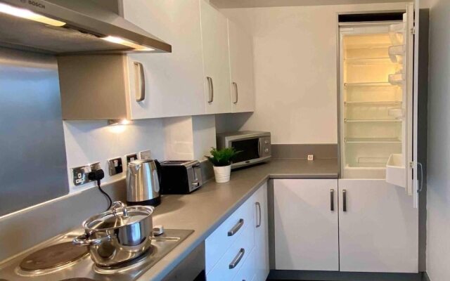 Spacious Flat in Birmingham City - Free Parking