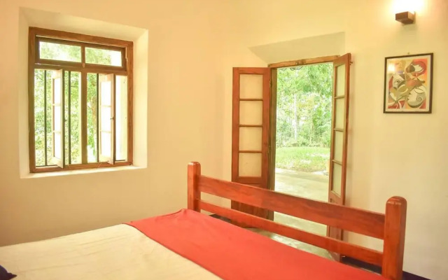 Charming & Historical 3-bed Bungalow in Hikkaduwa