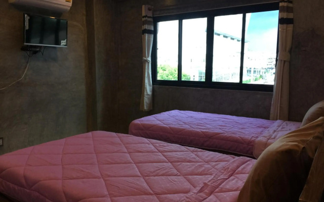 Stay with Brite The Home-stay in Chiang Mai