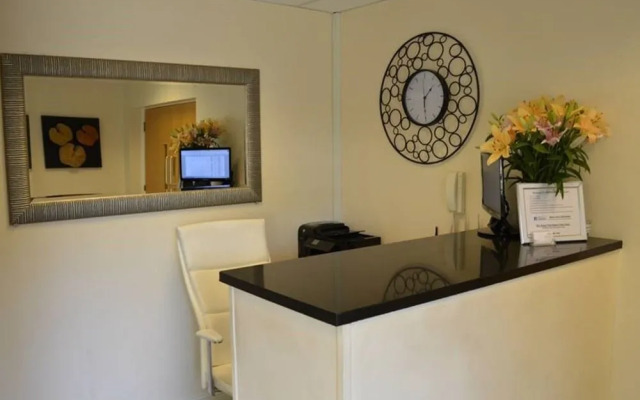 GO2 Gloucester Hotel by OYO