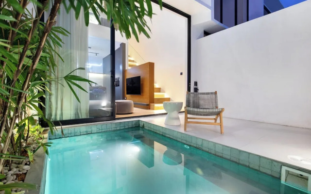 The Oasis II Townhouses by BREIG