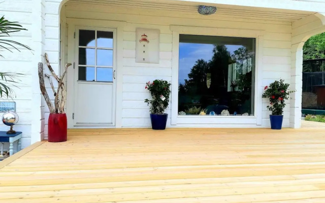 Stunning Sleeps 9 Lakeview Loghome, Spa & Yoga