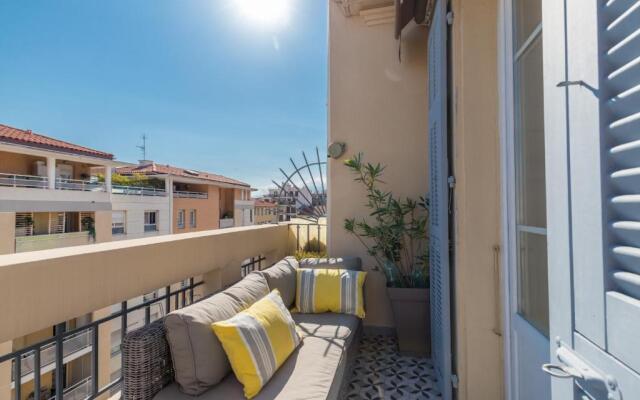 Cosy 2 Bdrs-Terrace near GaribaldiVieux NicePort