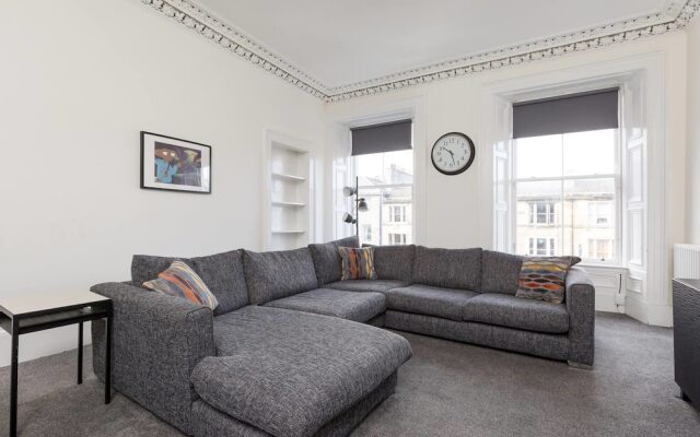 Elegant 3 Bedroom Central Apartment W Castle View