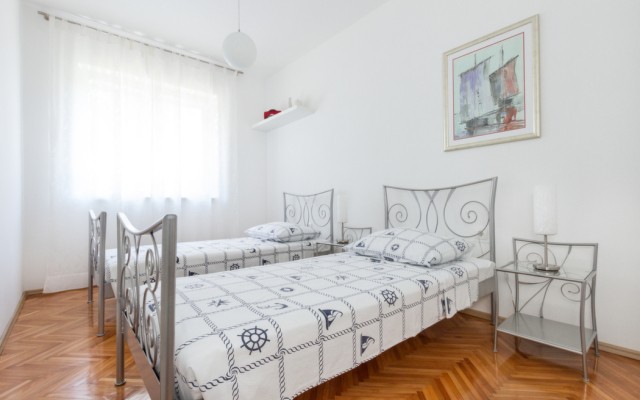 Apartment Neven - comfortable & great location: A1 Split, Riviera Split
