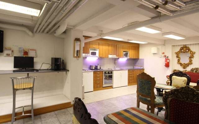 Mango Hotel