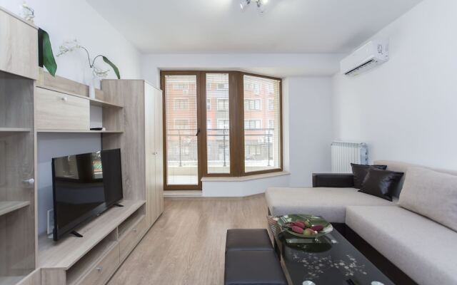 Modern 1bdr Apartment Near Center - Free Parking