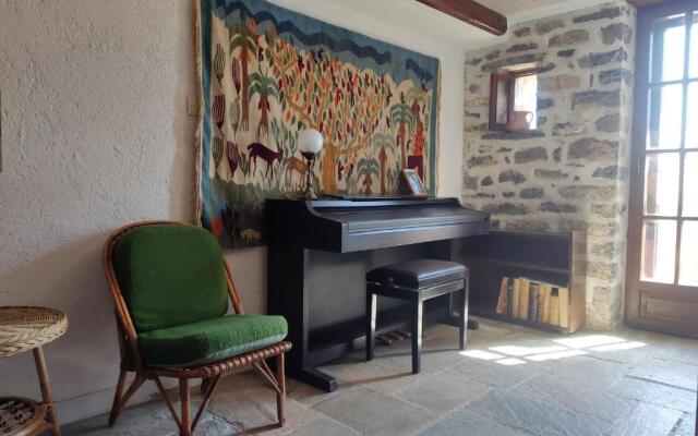 Lito's dream villa by the sea!