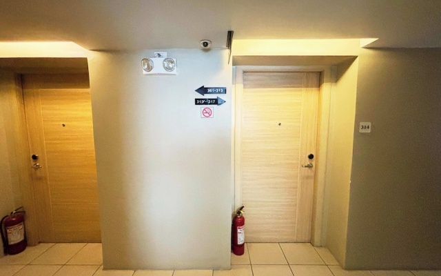 Foura Suites Makati