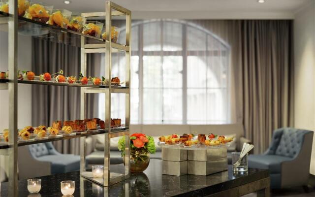 Hilton New Orleans/St. Charles Avenue