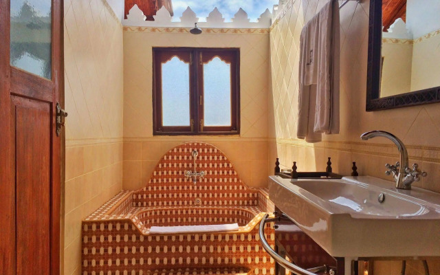 Dhow Palace Hotel