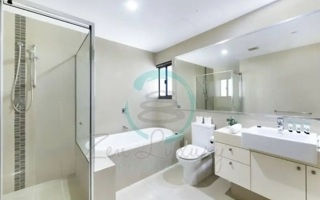 ZEN AT ARKABA - 3BR Luxury Apartment