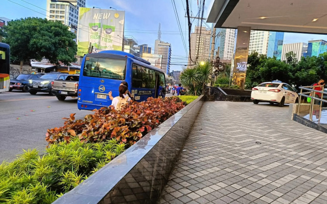 The Golden Peak Hotel & Suites powered by Cocotel