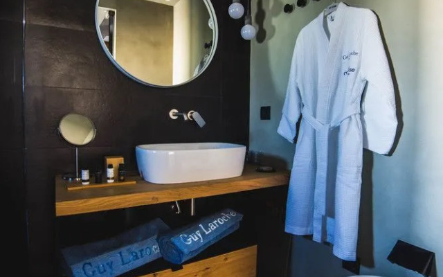 Marquise Suites - Adults Only