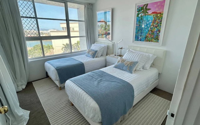 Sunset-on-the-strand Pool Tennis TSV – Guest Rooms – Townsville