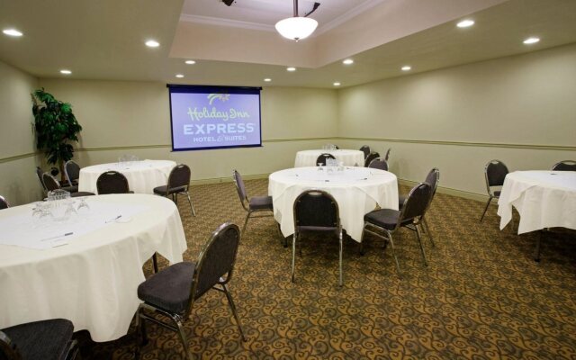 Holiday Inn Express Hotel & Suites Gananoque by IHG