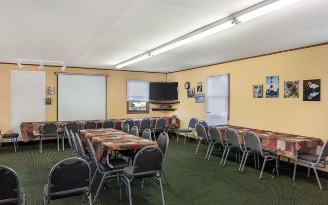 Atlantic Shores Inn and Suites