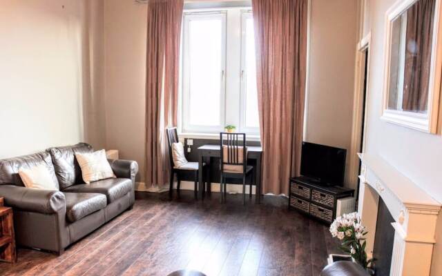 2 Bedroom Central Apartment