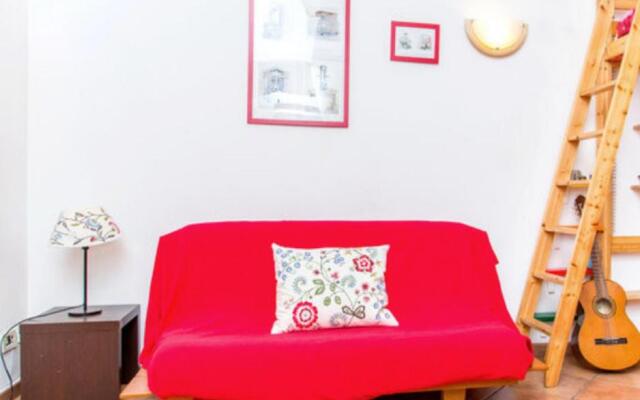 Studio with enclosed garden and wifi at Roma