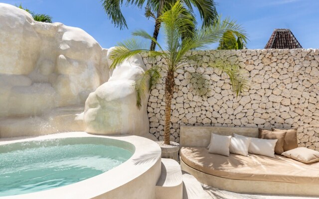 Luxe & Unique Honeymoon Bocami Suites-1 By Azure