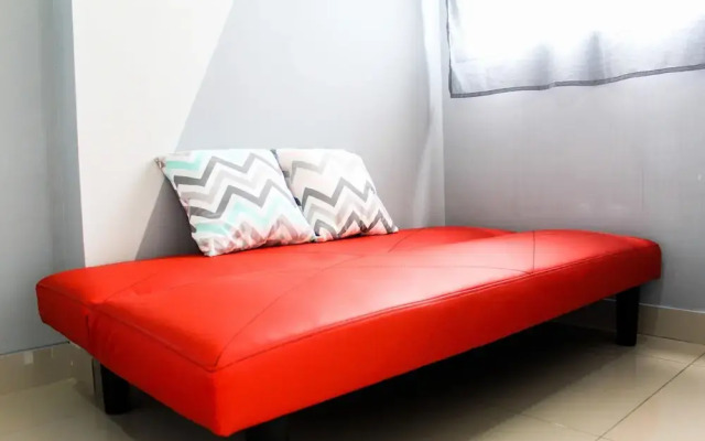 Minimalist and Posh Studio Parkland Avenue Apartment