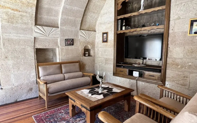 Kayhan Cave Villa