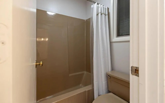 Wintergreen Retreat Jacuzzi Sauna dog Friendly