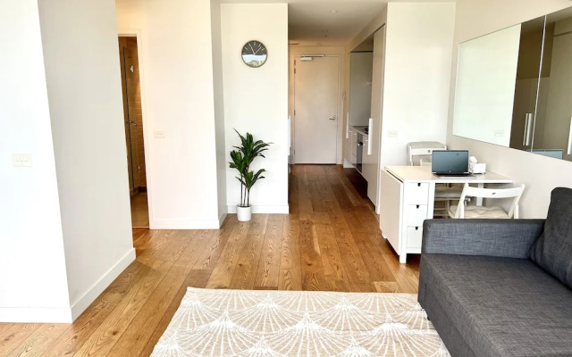 Readyset Apartment on Emerald