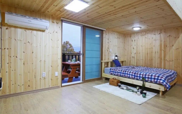 Gyeongju Star Garret Bed and Breakfast