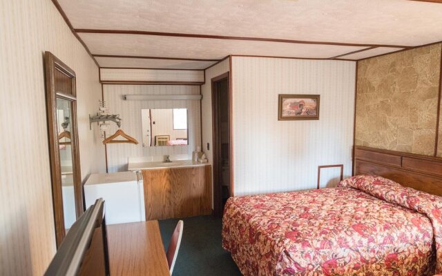 Dutch Treat Motel
