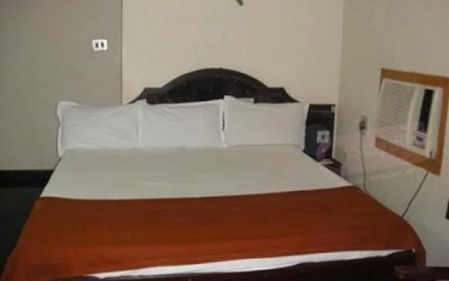 Hotel Abhiram Palace