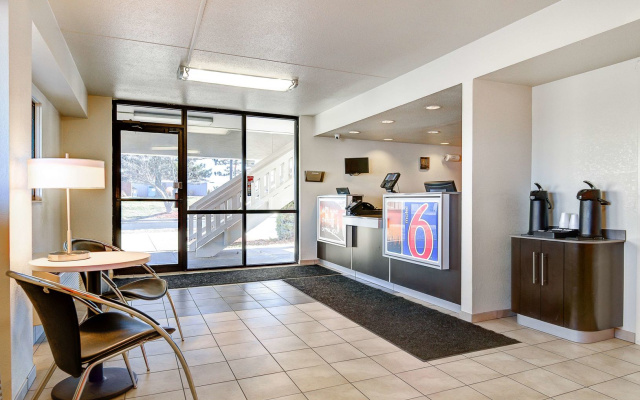 Economy Suites Springfield - Extended Stay