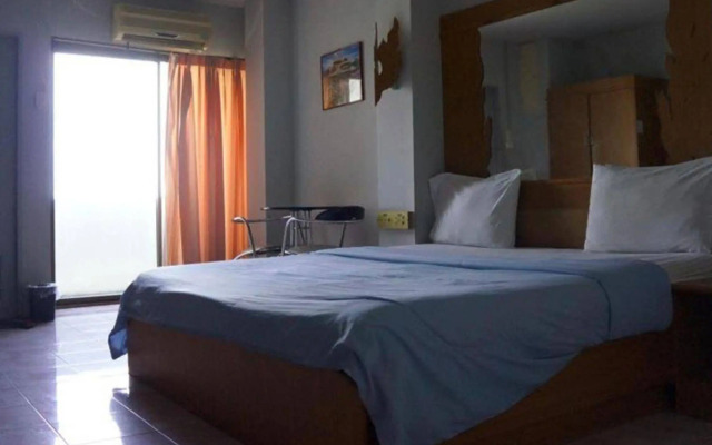 Fueang Fha Palace Hotel