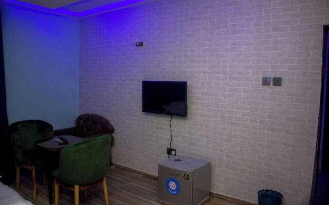 New Diamond Suites and Apartment Jos