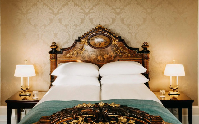 Hotel Bristol