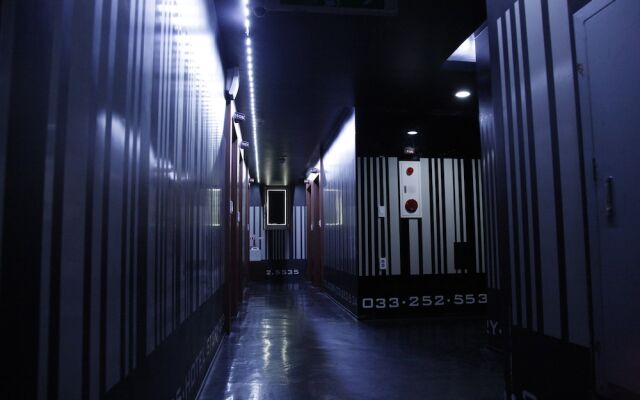 Hotel Story
