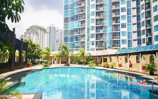 Spacious 2BR Tower Green Apartment Signature Park Grande