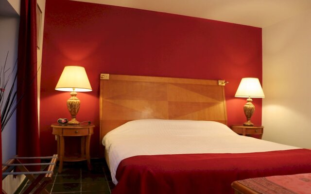 Le Central Hotel