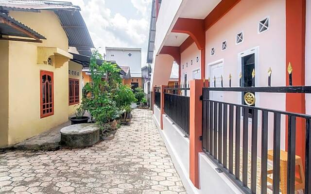 OYO Life 2888 Nayni Kost