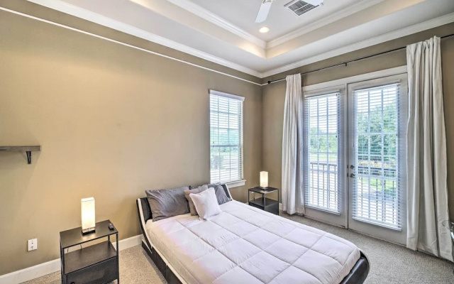 Pet-friendly Houston Home - 3 Mi to NRG Stadium!