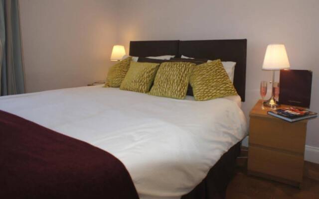 Brompton House - The Beach