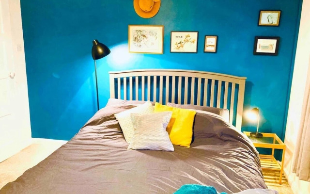 Cosy Classy 2-bed Maisonette, Village nr Newquay