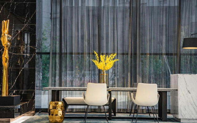 Orange Hotel (Yancheng Municipal Government Baolong Square)