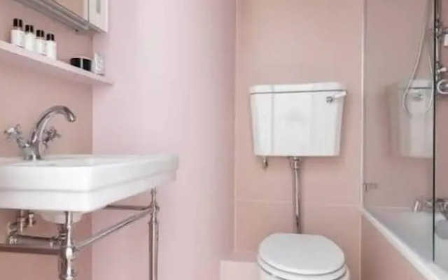 Spring Gardens by Onefinestay
