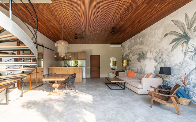 Luxury Private Loft, 2 BR, Canggu With Staff