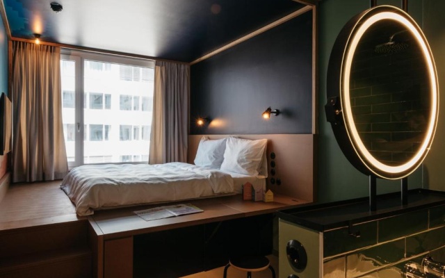 Double room Cube (full double bed) (queen size bed)