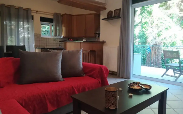 Marousi Comfy Apartment With Balcony