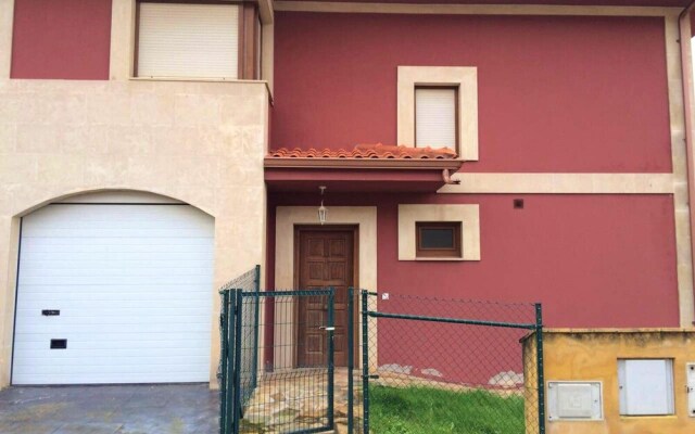 House With 5 Bedrooms In Casasola With Enclosed Garden