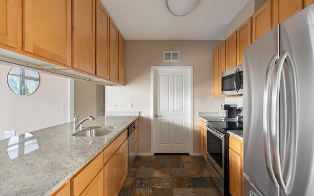 Bellevue Sophisticated 2BD 2BA Apartment