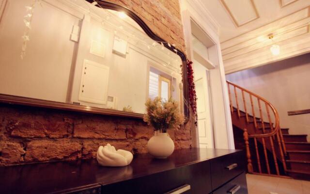 all building/5floors/ garden in balat
